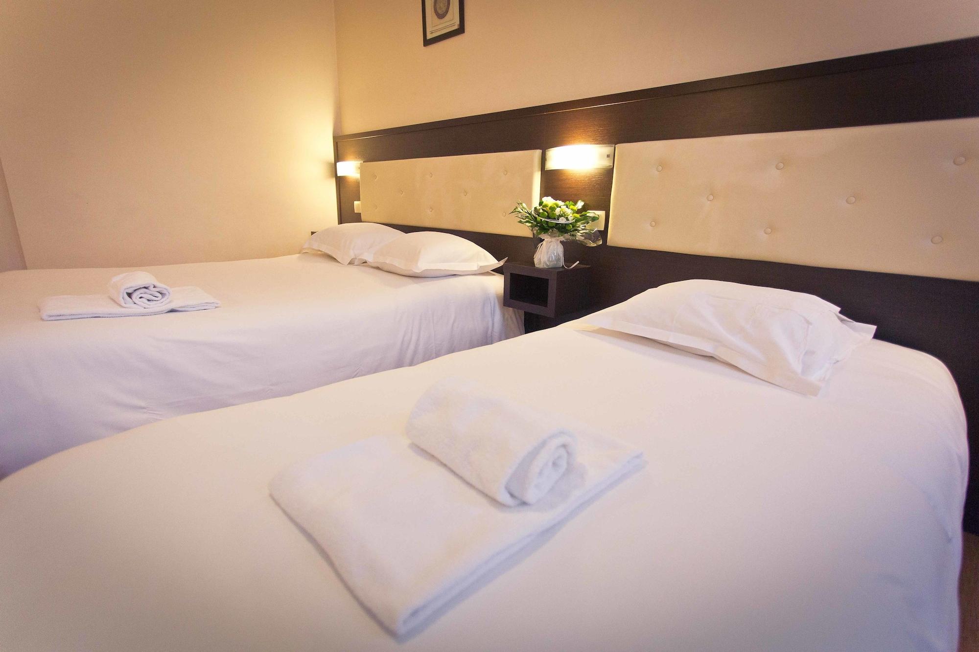 Hotel Le Florin Рен Екстериор снимка