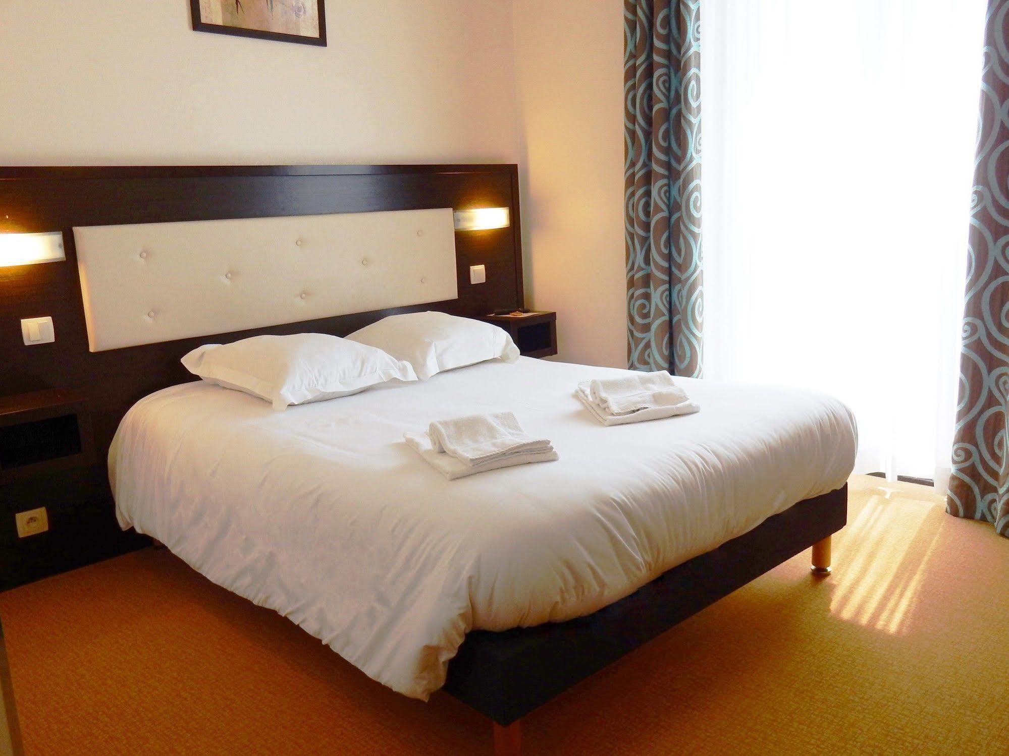 Hotel Le Florin Рен Екстериор снимка